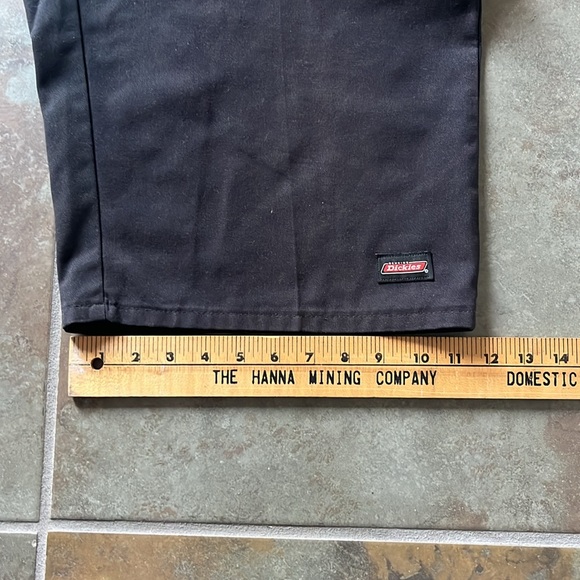 Dickies black workwear 5 pocket shorts, men’s size 38 good condition, baggy - Picture 4 of 7